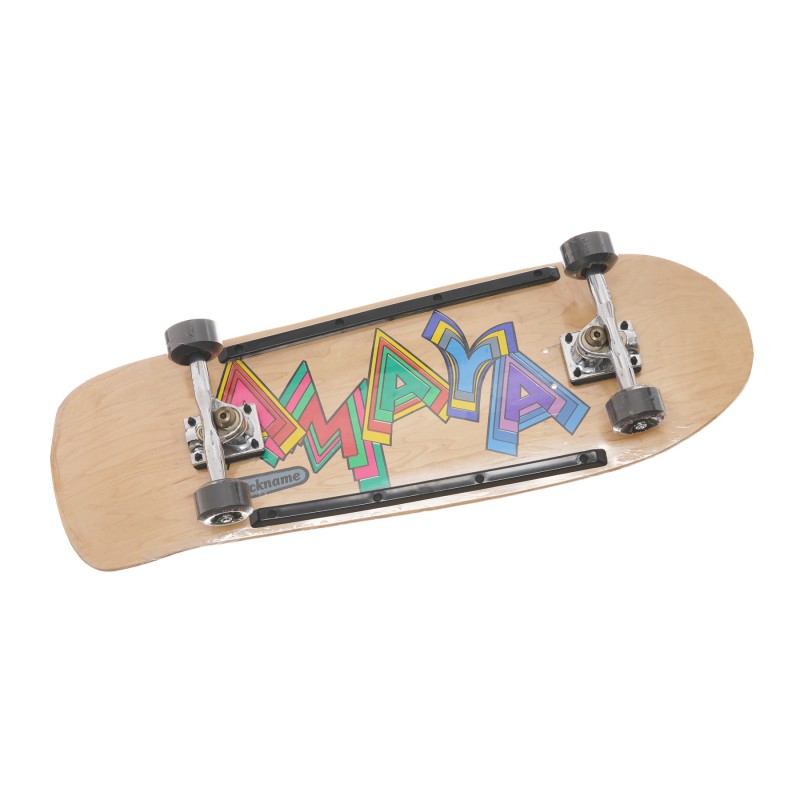 Vintage-Skateboard mit Graffiti-Print Amaya