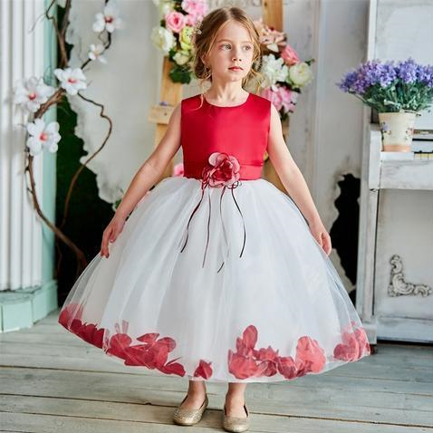 С какво се съчетават детските рокли?